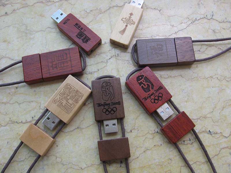 Wooden usb flash drive